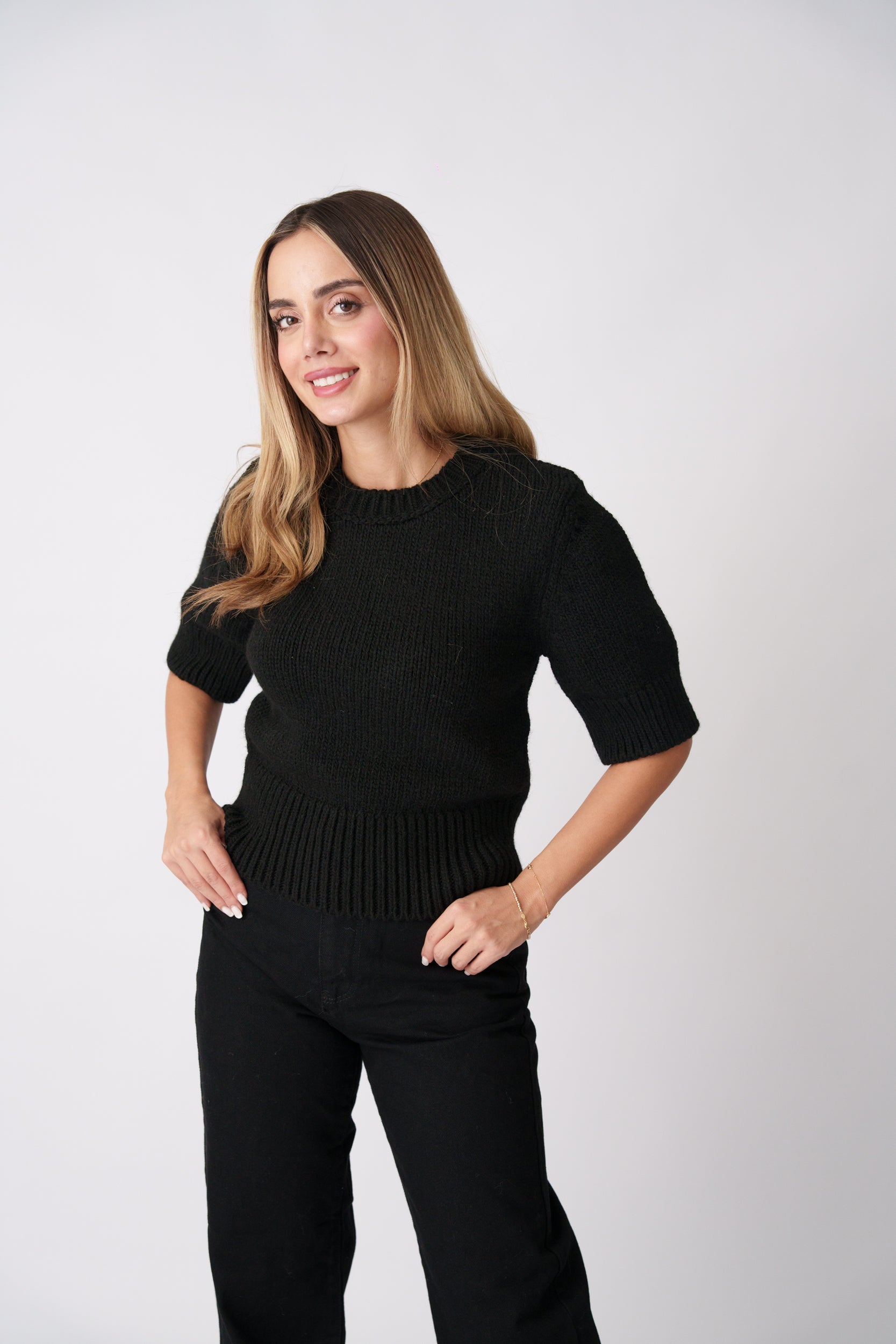 Ribbed Knit Short Sleeve Sweater – Black