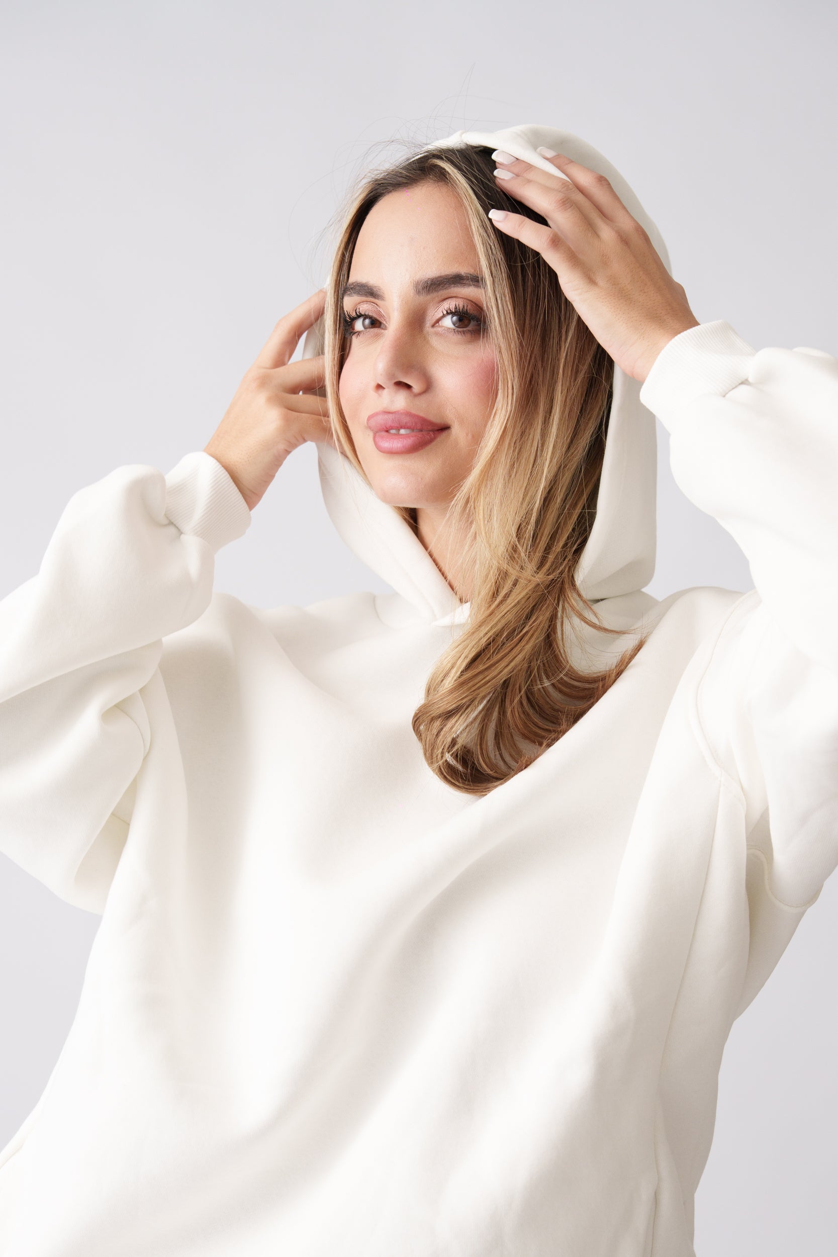 Basic Hoodie –  White